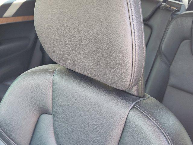 Photo of 2021 Crystal White Metallic Volvo XC90 Recharge Plug-In Hybrid
