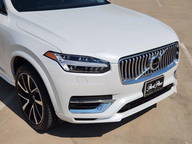 Photo of 2021 Crystal White Metallic Volvo XC90 Recharge Plug-In Hybrid