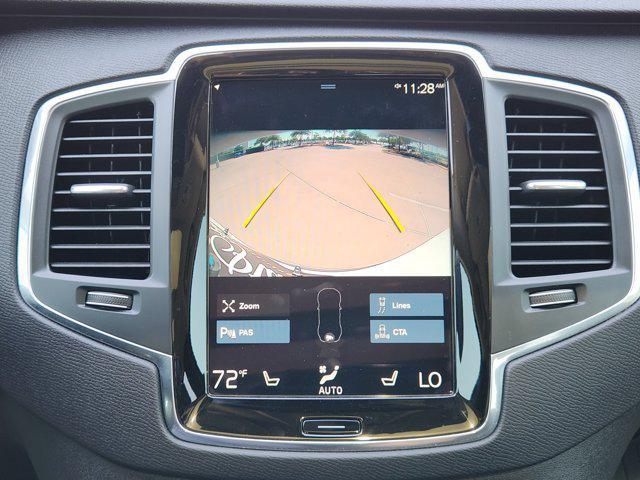 Photo of 2021 Crystal White Metallic Volvo XC90 Recharge Plug-In Hybrid