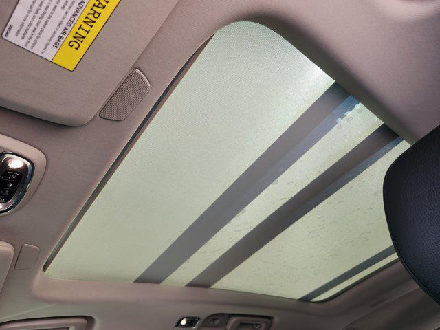 Photo of 2021 Crystal White Metallic Volvo XC90 Recharge Plug-In Hybrid