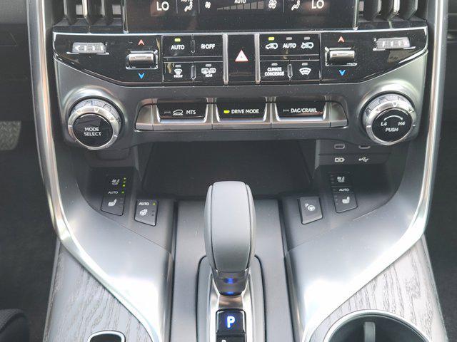 Photo of 2025  Lexus LX 700h