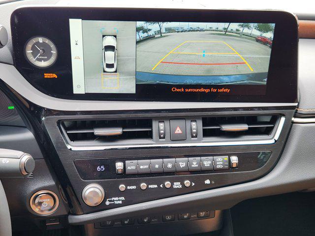 Photo of 2025 Cloudburst Gray Lexus ES 300h