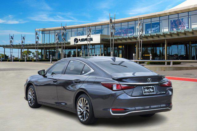 Photo of 2025 Cloudburst Gray Lexus ES 300h