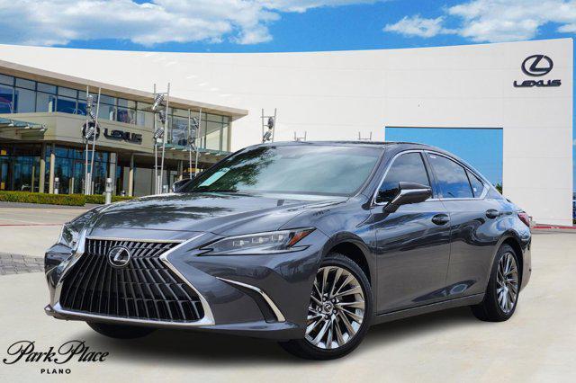 Photo of 2025 Cloudburst Gray Lexus ES 300h