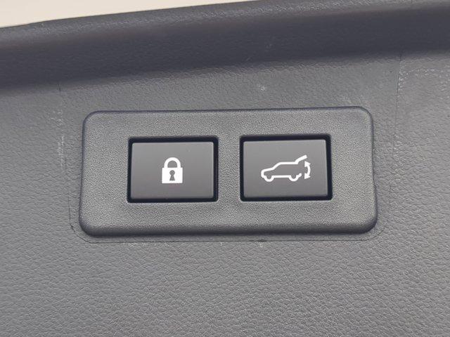 Photo of 2025 Crystal White Subaru Outback