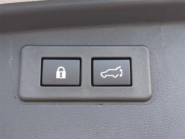 Photo of 2025 Ice Silver Subaru Outback