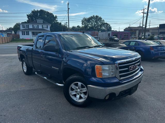 Photo of 2013 Blue GMC Sierra 1500