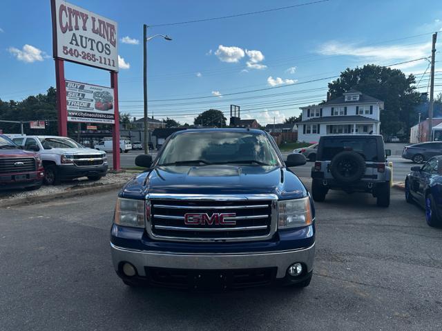 Photo of 2013 Blue GMC Sierra 1500