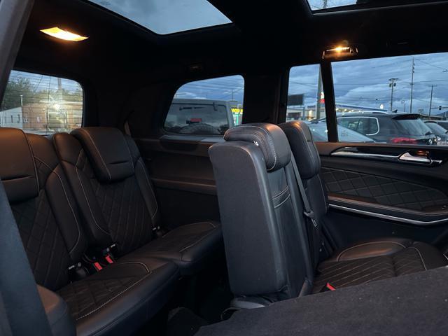 Photo of 2014 Lunar Blue Metallic Mercedes-Benz GL-Class