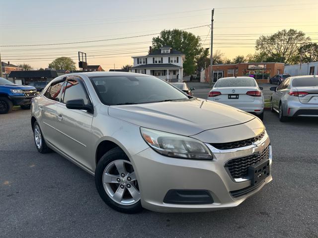 Photo of 2015 Gold Chevrolet Malibu