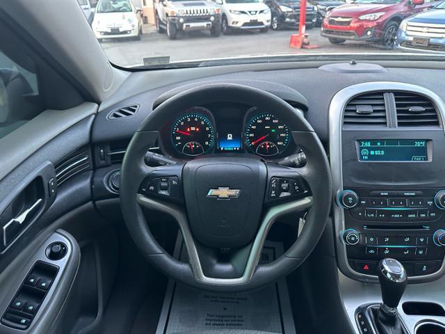 Photo of 2015 Gold Chevrolet Malibu