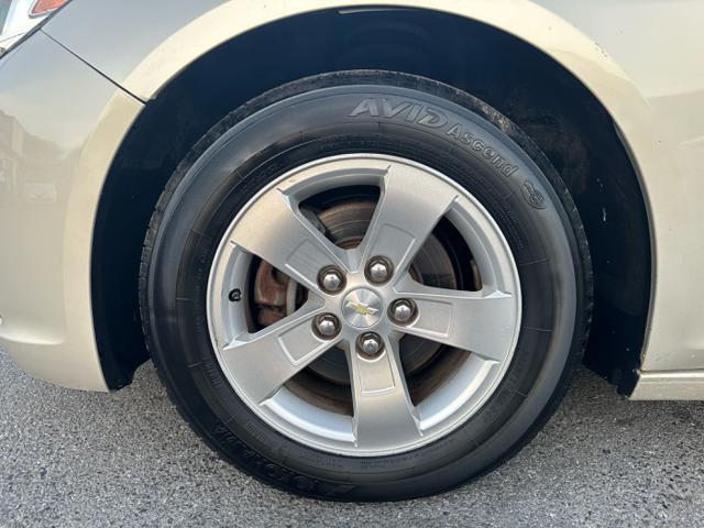 Photo of 2015 Gold Chevrolet Malibu