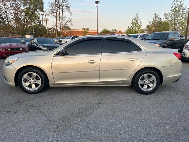 Photo of 2015 Gold Chevrolet Malibu