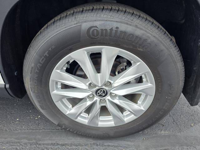 Photo of 2022 Wind Chill Pearl Toyota Corolla Cross