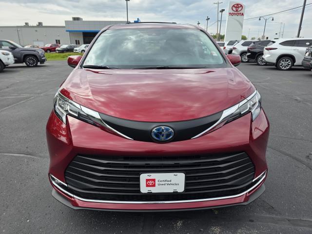 Photo of 2022 Ruby Flare Pearl Toyota Sienna