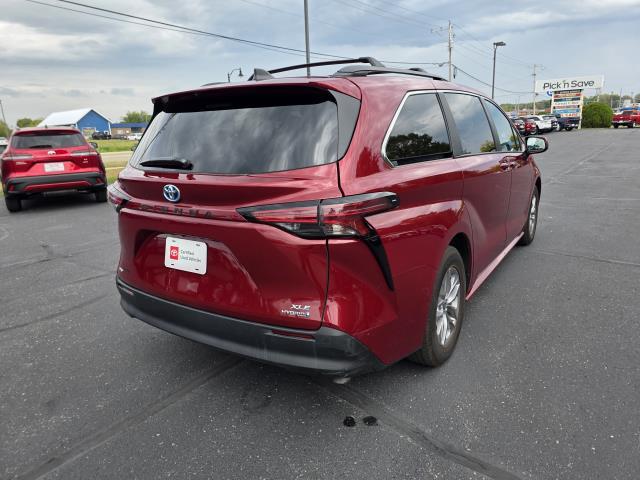 Photo of 2022 Ruby Flare Pearl Toyota Sienna