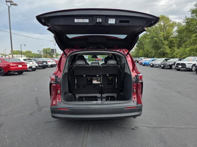 Photo of 2022 Ruby Flare Pearl Toyota Sienna