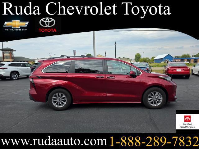 Photo of 2022 Ruby Flare Pearl Toyota Sienna