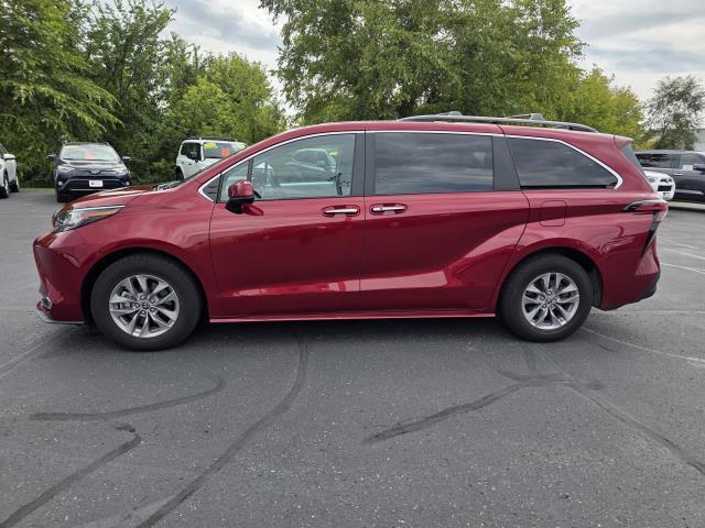 Photo of 2022 Ruby Flare Pearl Toyota Sienna