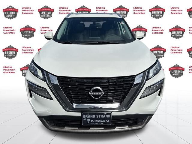 Photo of 2023 White Nissan Rogue
