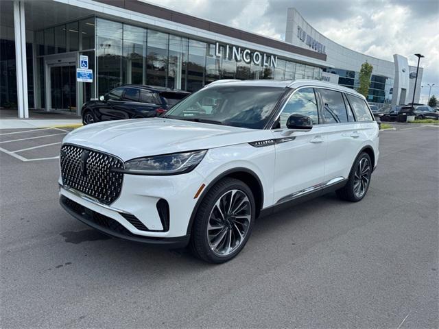Photo of 2025 White Lincoln Aviator