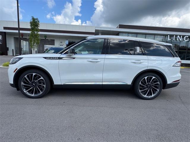 Photo of 2025 White Lincoln Aviator