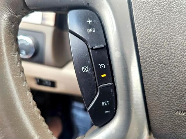 Photo of 2011 White Chevrolet Suburban