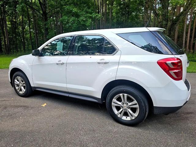 Photo of 2016 Summit White Chevrolet Equinox