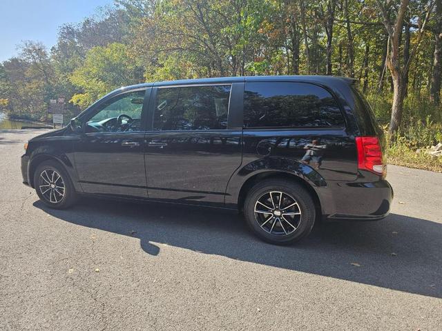 Photo of 2018 Black Dodge Grand Caravan