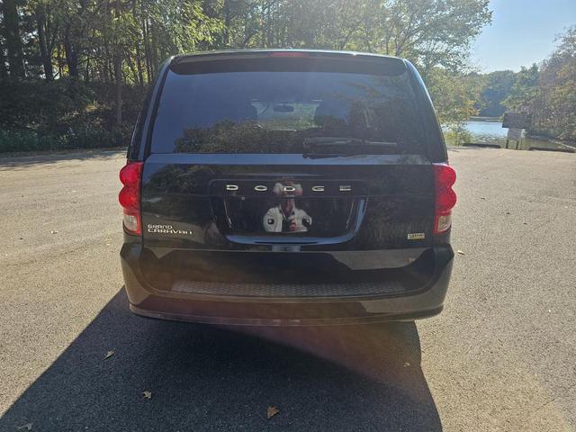 Photo of 2018 Black Dodge Grand Caravan