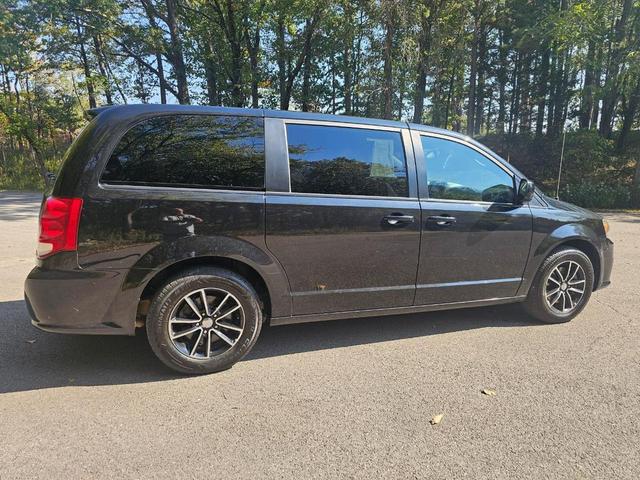 Photo of 2018 Black Dodge Grand Caravan