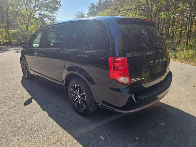 Photo of 2018 Black Dodge Grand Caravan