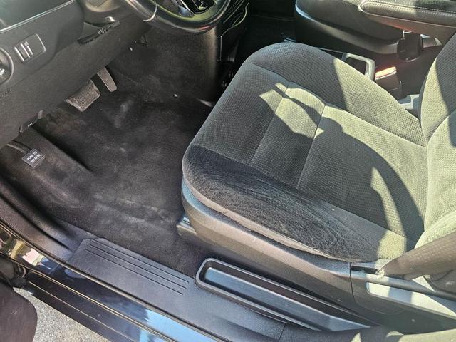 Photo of 2018 Black Dodge Grand Caravan