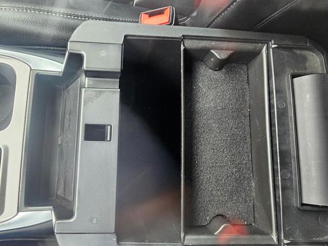 Photo of 2021 Agate Black Metallic Ford Explorer