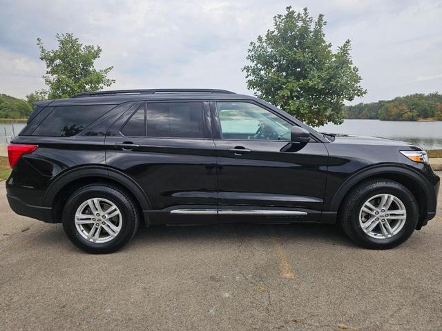 Photo of 2021 Agate Black Metallic Ford Explorer