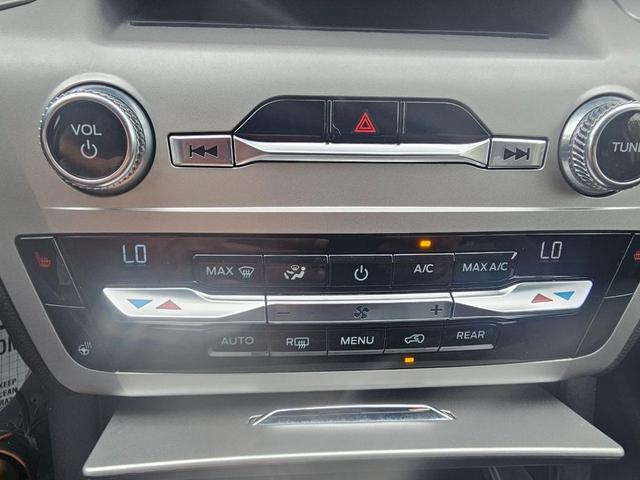 Photo of 2021 Agate Black Metallic Ford Explorer