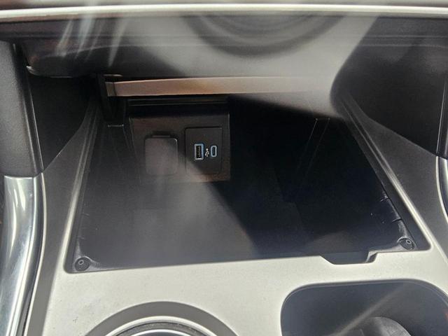 Photo of 2021 Agate Black Metallic Ford Explorer