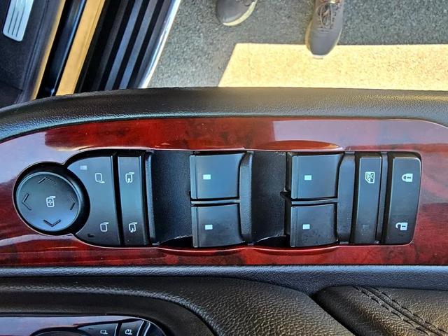 Photo of 2009 Black Cadillac Escalade