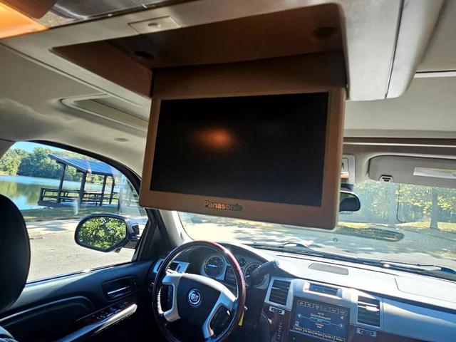 Photo of 2009 Black Cadillac Escalade