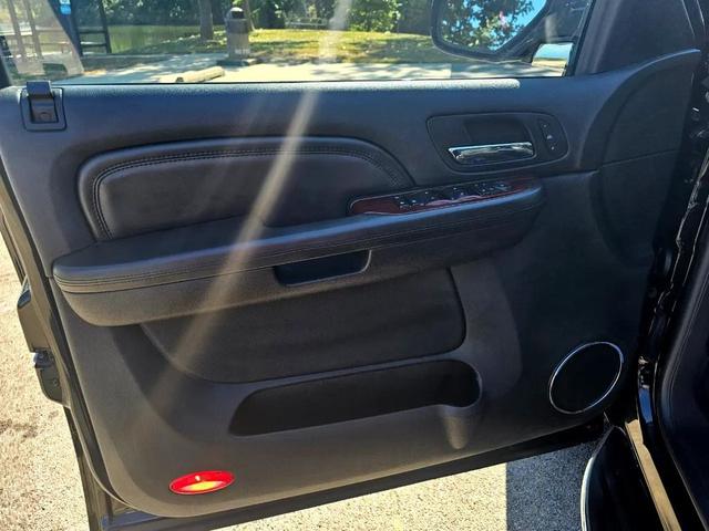 Photo of 2009 Black Cadillac Escalade