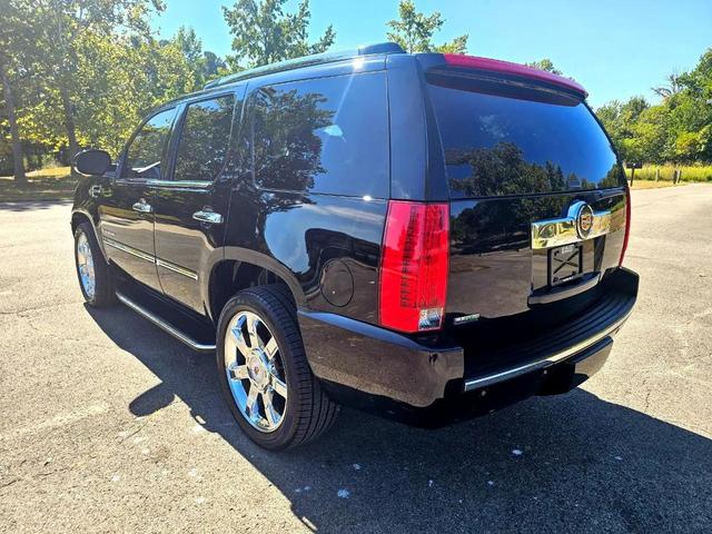 Photo of 2009 Black Cadillac Escalade