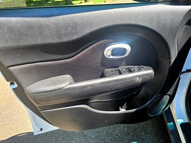 Photo of 2015 White Kia Soul