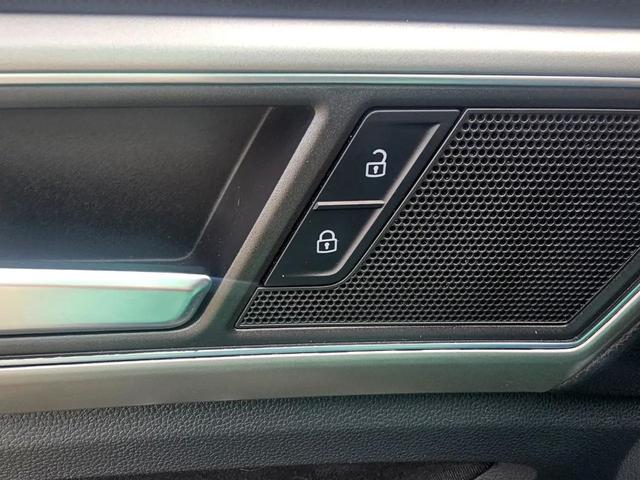 Photo of 2019 Deep Black Pearl Volkswagen Atlas