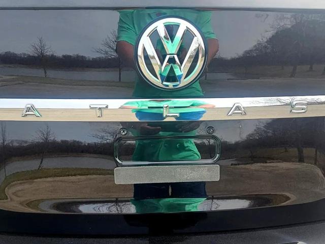 Photo of 2019 Deep Black Pearl Volkswagen Atlas