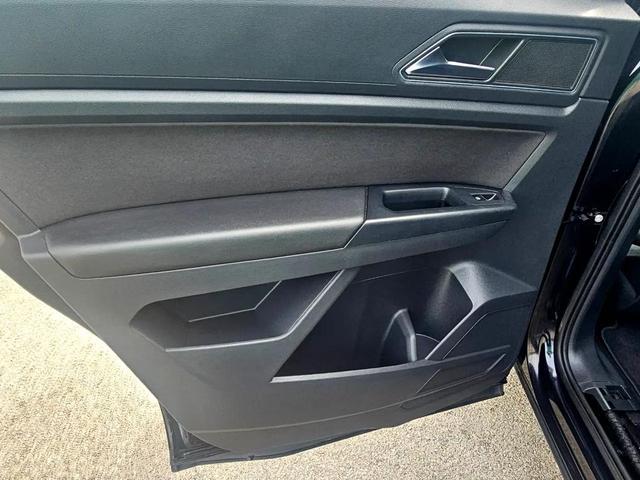 Photo of 2019 Deep Black Pearl Volkswagen Atlas