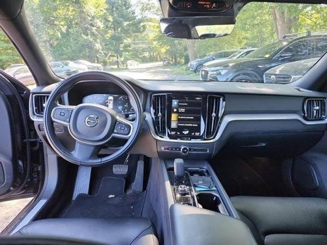 Photo of 2022 Onyx Black Metallic Volvo S60