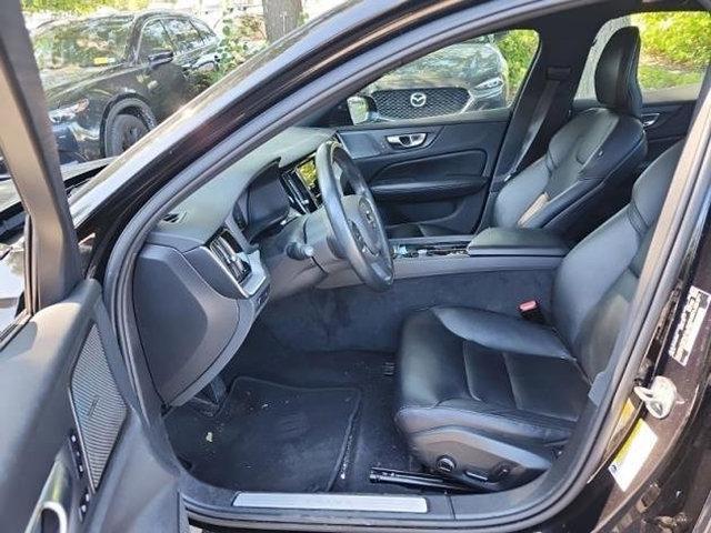 Photo of 2022 Onyx Black Metallic Volvo S60