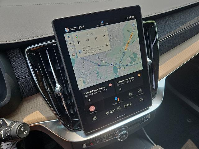 Photo of 2025 Silver Volvo XC90