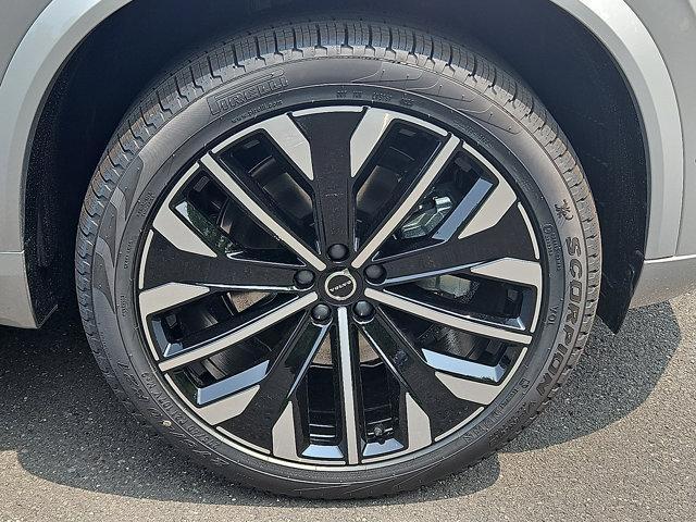 Photo of 2025 Silver Volvo XC90