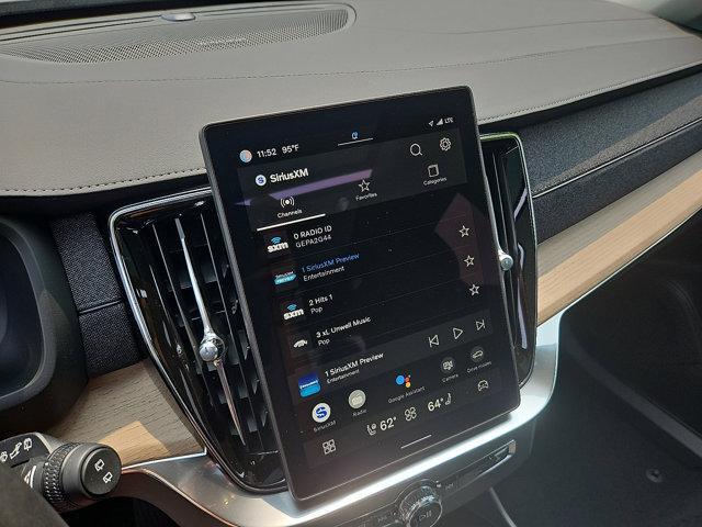 Photo of 2025 Silver Volvo XC90